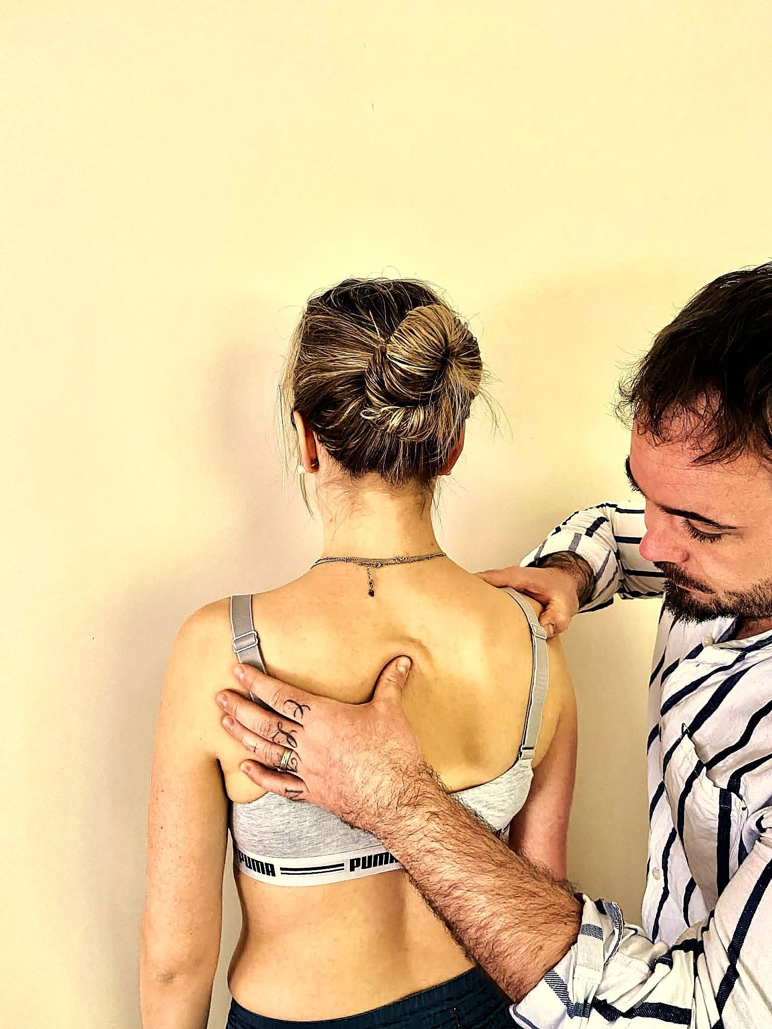 Julien Rocamora, **Ostéothérapeute** à Sainte-Livrade-sur-Lot