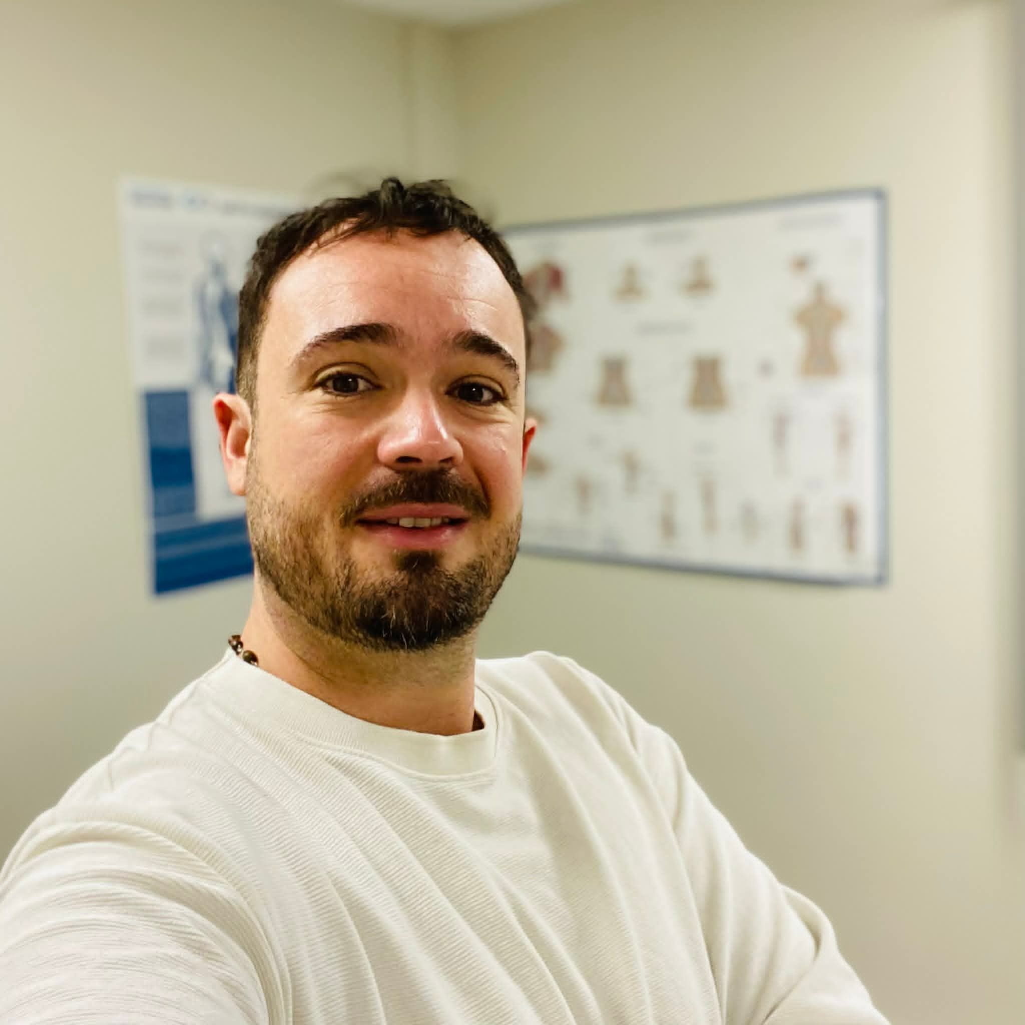 Julien Rocamora, **Ostéothérapeute** à Sainte-Livrade-sur-Lot